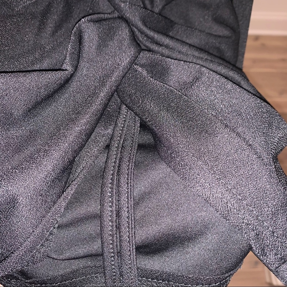 New size 8 Black ruched pretty little thing dress - Picture 3 of 4